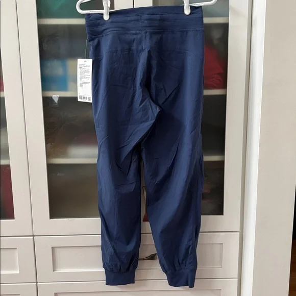 Lululemon Dance Studio Pants MR 7/8 Blue Twill SZ 6 NWT๐๐๐ - Picture 4 of 6